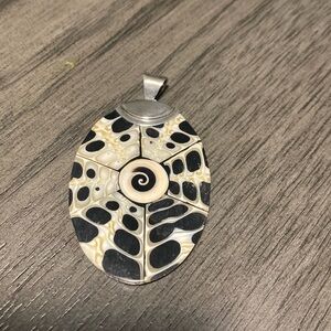 Gorgeous Large Silver Shell Pendant!!